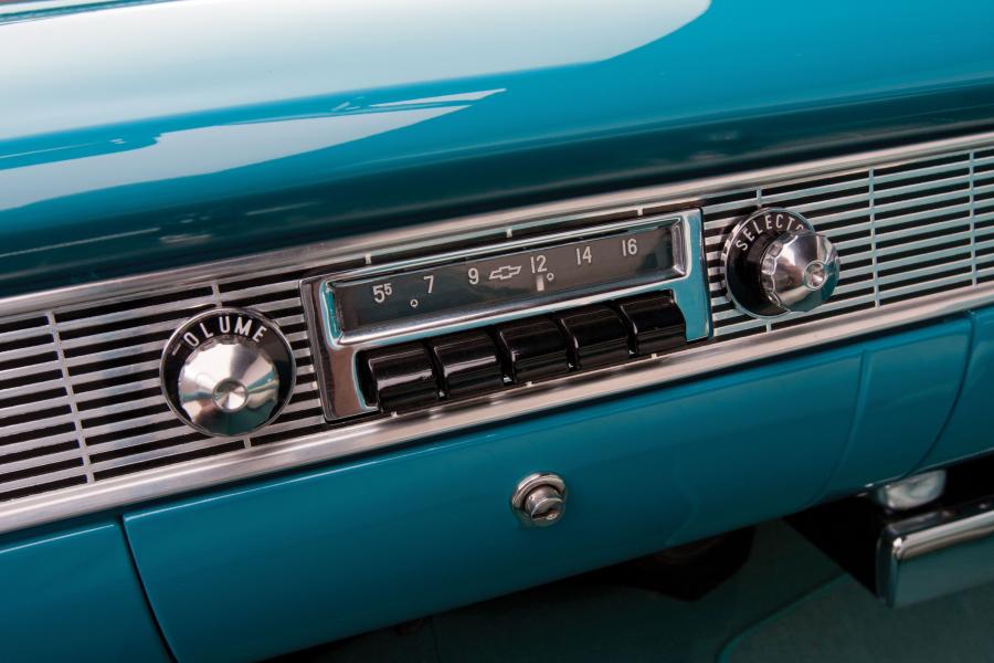 Детали интерьера Chevrolet Bel Air Convertible 1956 года  (фото 56 из 71)